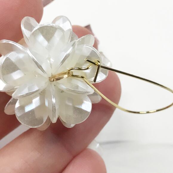 Elegant Cluster Earrings Jewelry Gift For Women White Flower Ball Drop Cluster - Picture 8 of 10